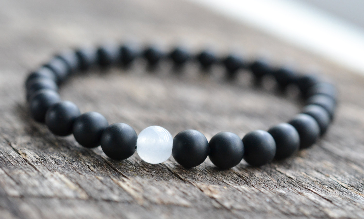 Vòng đá phong thuỷ Obsidian 8 ly