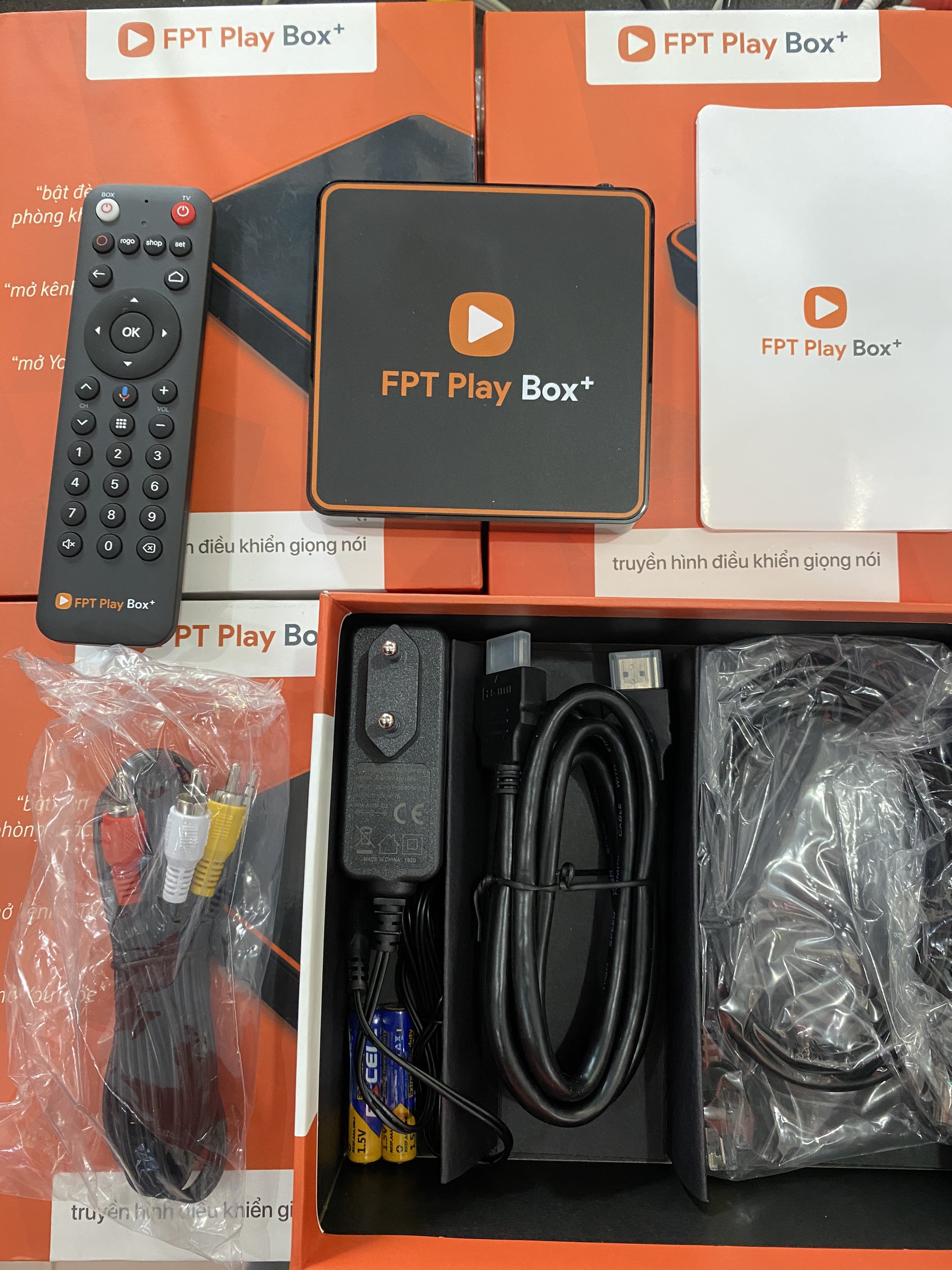 FPT PLAY BOX+ (T550) - New 2021 - Khuyến Mãi Đèn Ngủ Cảm Ứng FPT - Hàng Chính Hãng