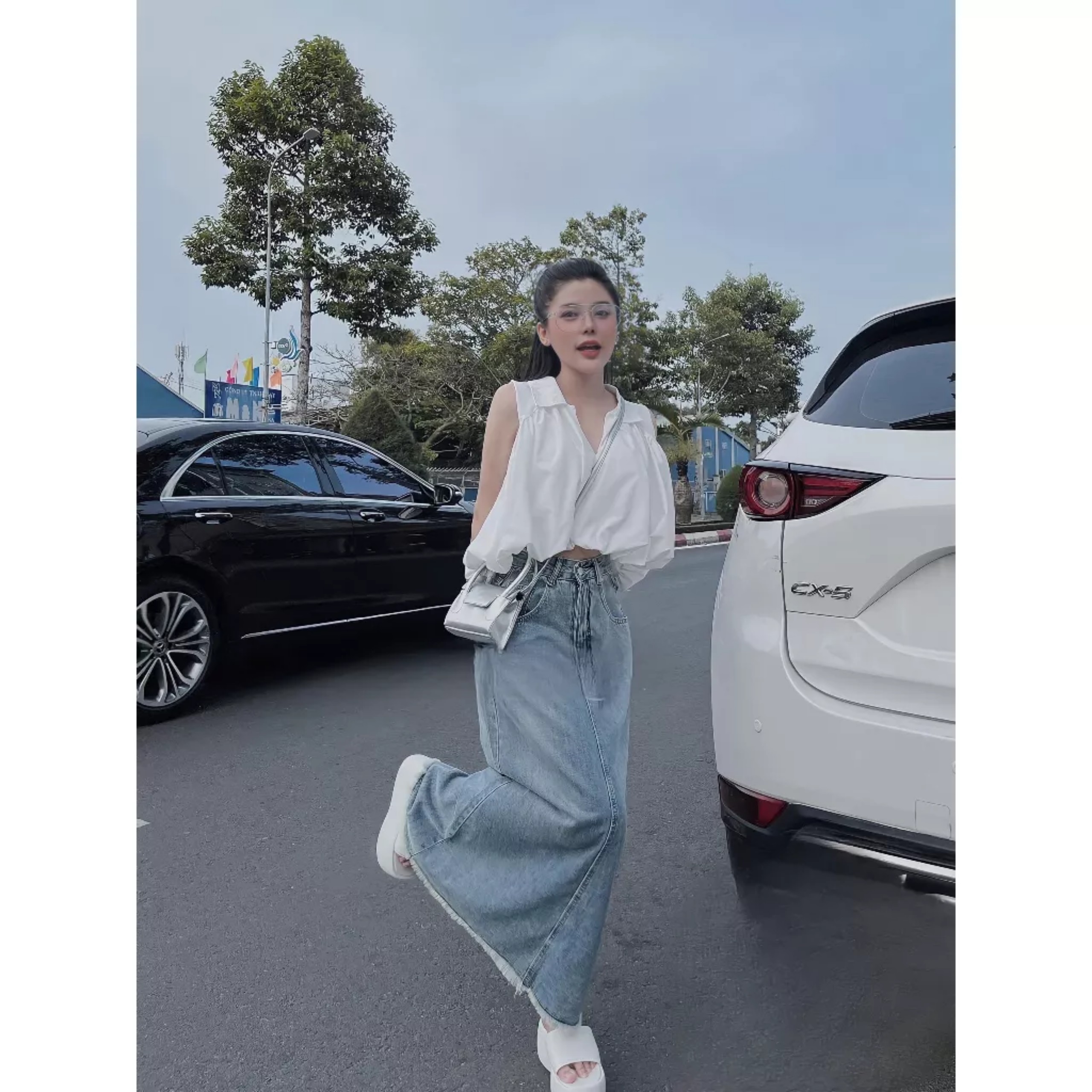 Áo Sơ Mi Nữ Bo Chun Sát Nách Cổ Bẻ Dáng Thụng 2 Màu Basic