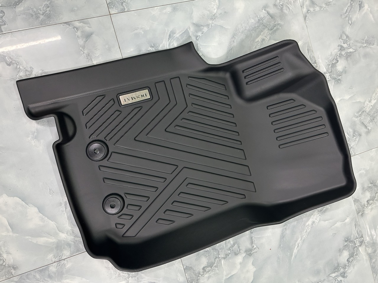 Thảm lót sàn cho xe Nissan Terra 2018- nay thương hiệu DCSMAT, chất liệu TPE cao cấp