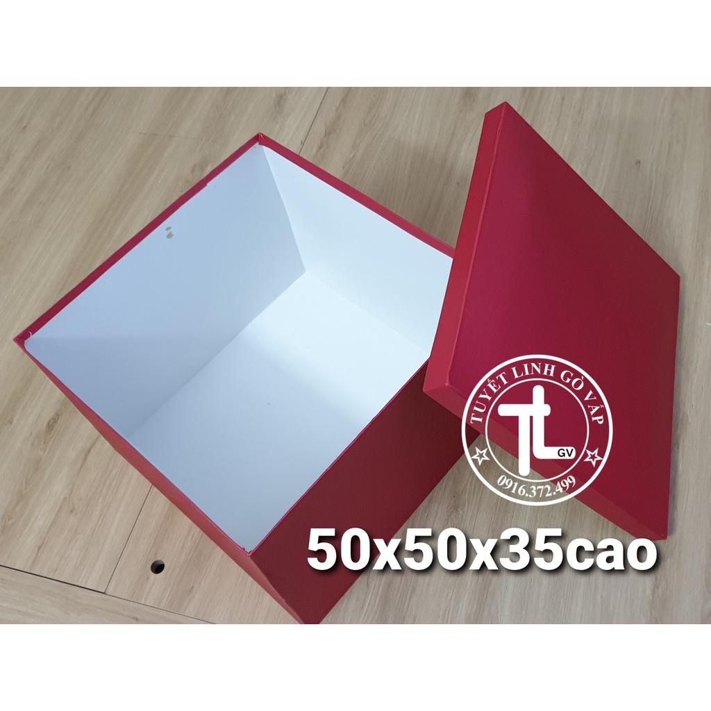 Hộp đựng quà hình vuông đại : 50x50x35cm: 200k/ cái