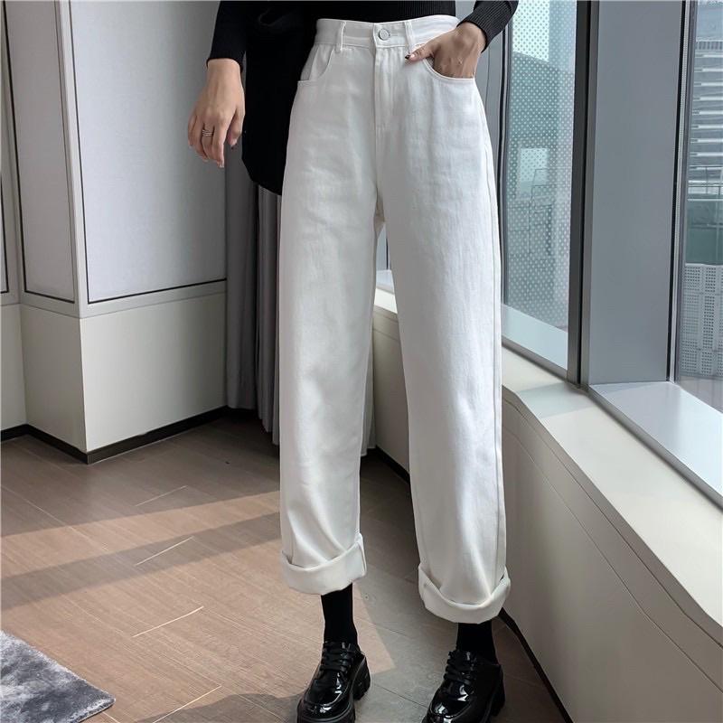 Quần jean trắng baggy dáng suông phong cách Hàn Quốc