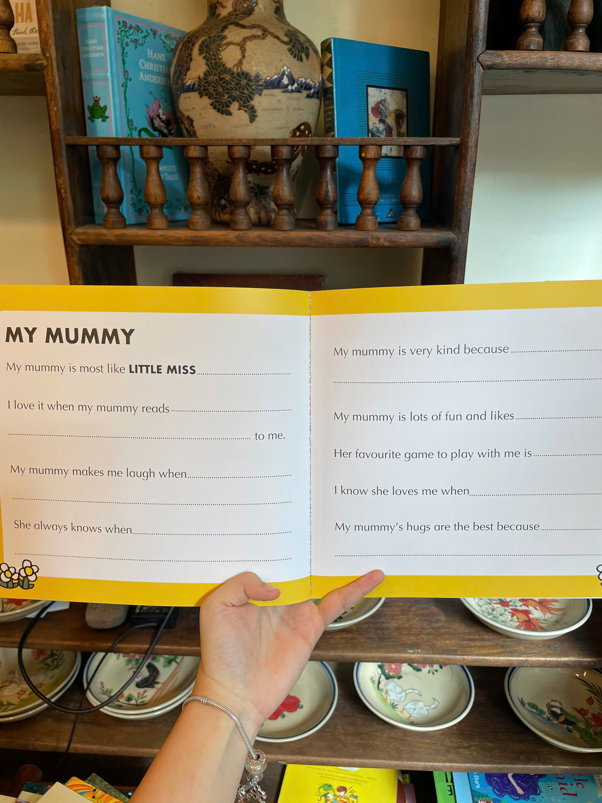 Sách - Mr. Men Little Miss: My Mummy by Roger Hargreaves - Children Picture Story book in English
