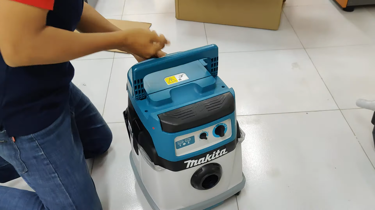 MÁY HÚT BỤI DÙNG PIN 18V 105W MAKITA DVC155LZX2  - HÀNG CHÍNH HÃNG