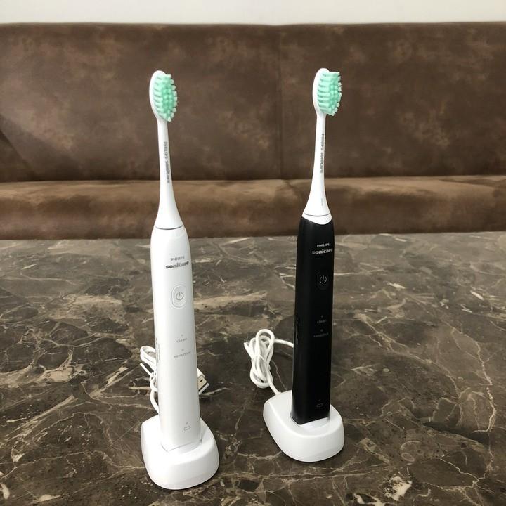 Bàn Chải Đánh Răng Điện Philips Sonicare HX2421 30.000 Lần Rung Mỗi Phút - HÀNG NHẬP KHẨU