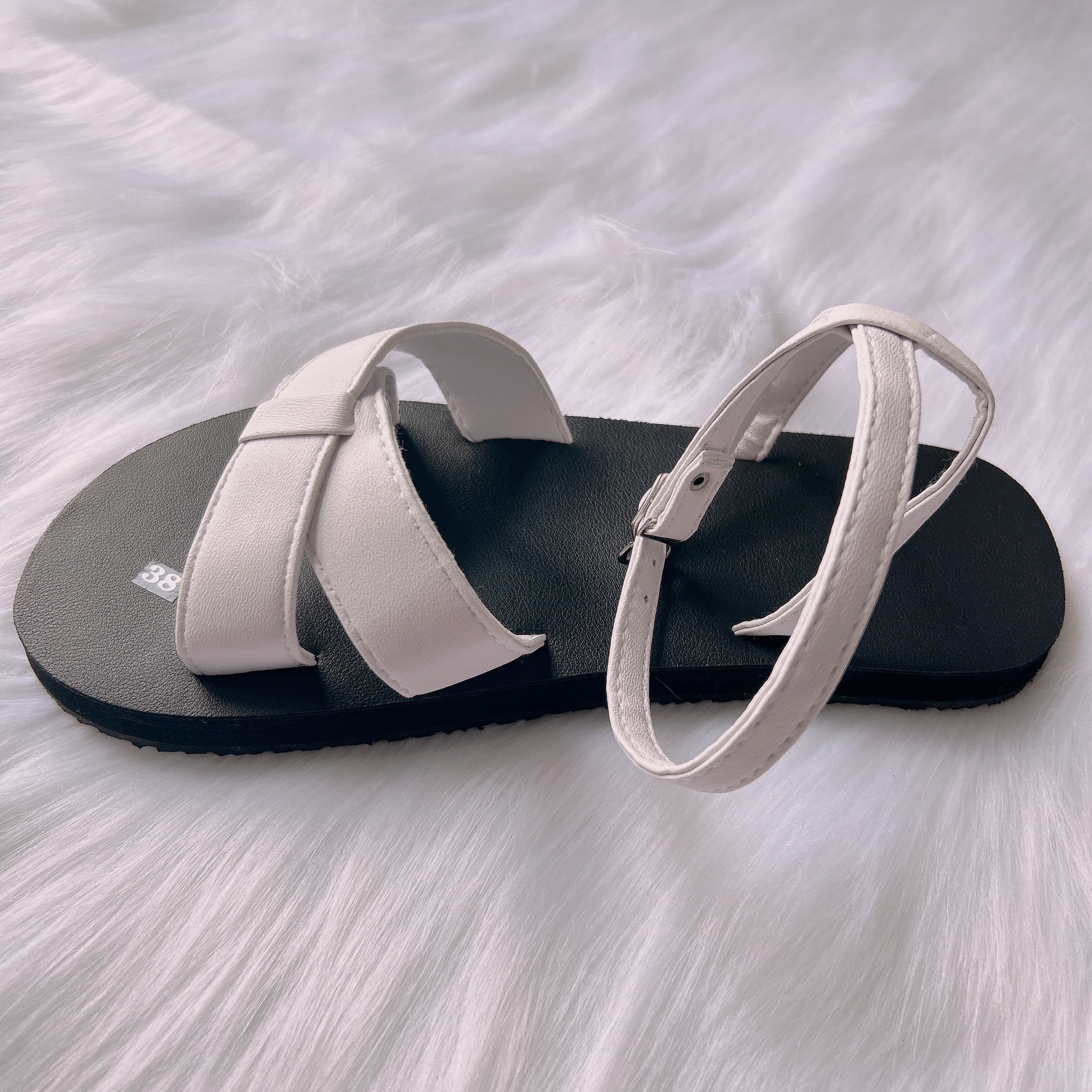 Dép sandal Nữ quai da mềm Đế bệt Cao Su ôm chân LYNA Sandal mã SD32