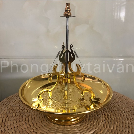 Khay hứng tàn nhang vòng chân cao.