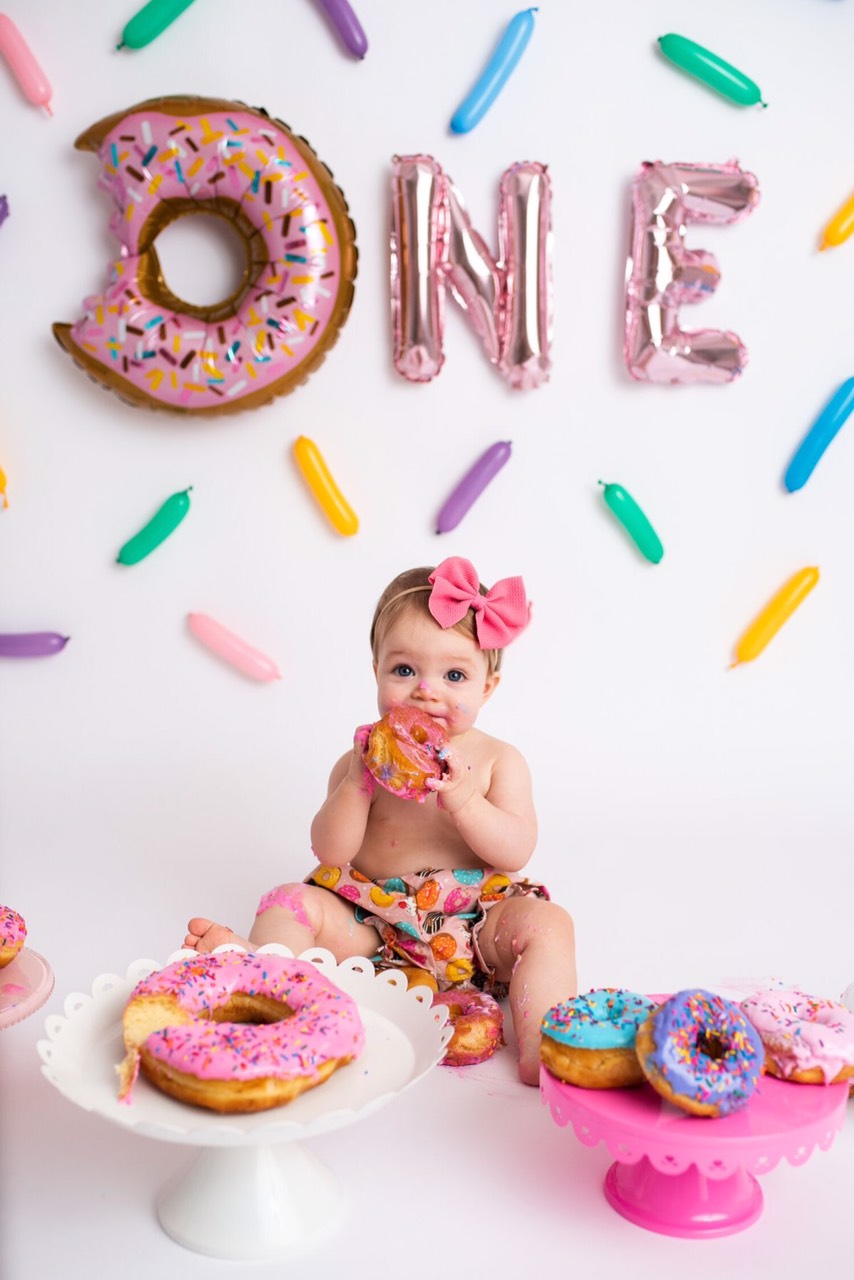 Bộ bong bóng thôi nôi bé gái hình donut balloon Tnoi47