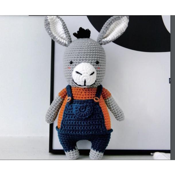 Moc len moc con thu con lua donkey MSP 00120.jpg