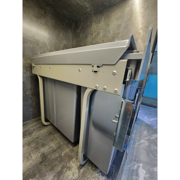Thùng Rác âm tủ 20L.