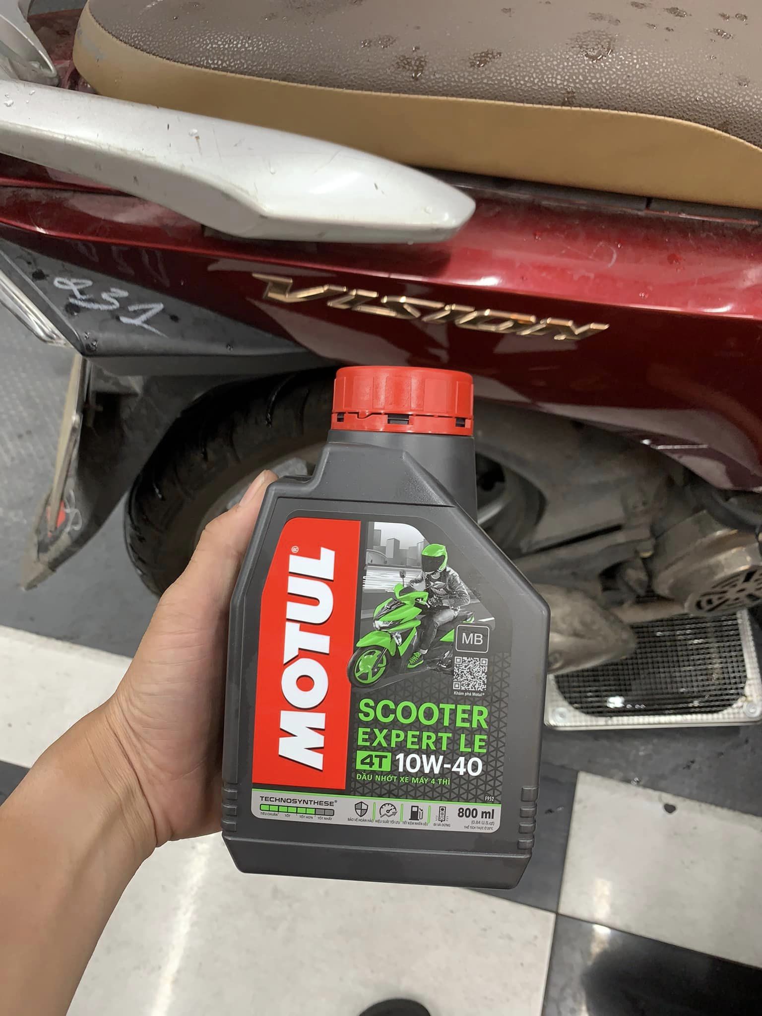 Nhớt Motul Xe Tay Ga Scooter Expert Le 10W40