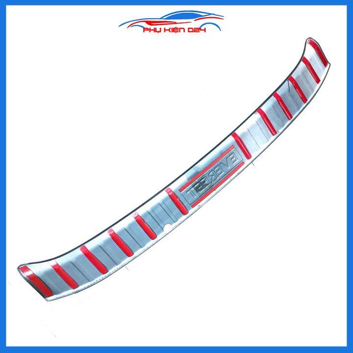 Ốp chống trầy cốp Everest 2017-2018-2019-2020-2021-2022 thép không gỉ vân Cacbon bảo vệ xe chống va đập