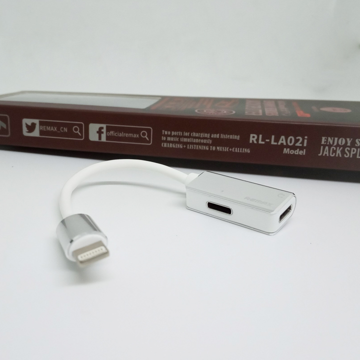 Đầu chuyển đổi cổng Lightning ra cổng Lightning + Audio 3.5mm Remax RL-LA02i - Hàng nhập khẩu