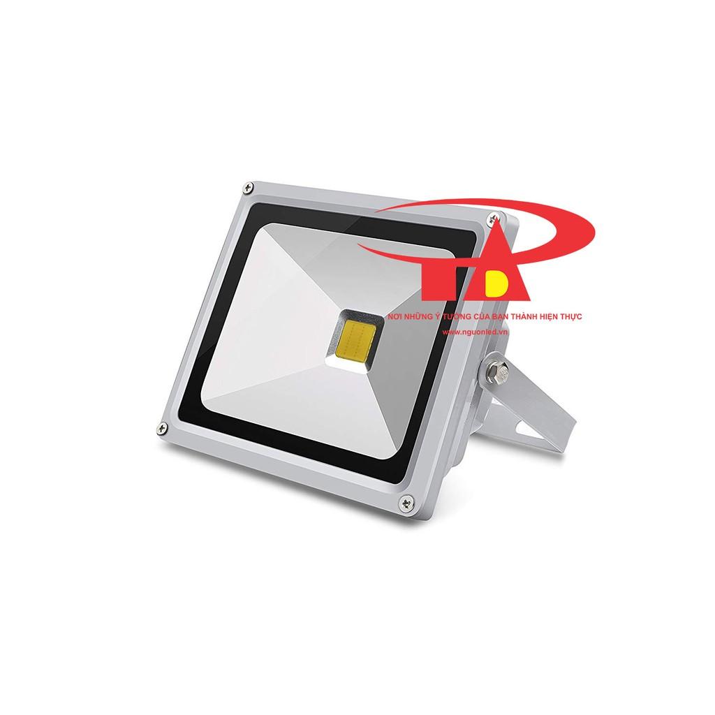 Đèn pha led 20W loại tốt, giá rẻ, chất lượng, đủ watt, ánh sáng vàng, siêu sáng, chiếu rộng, chiếu xa, vỏ dày.