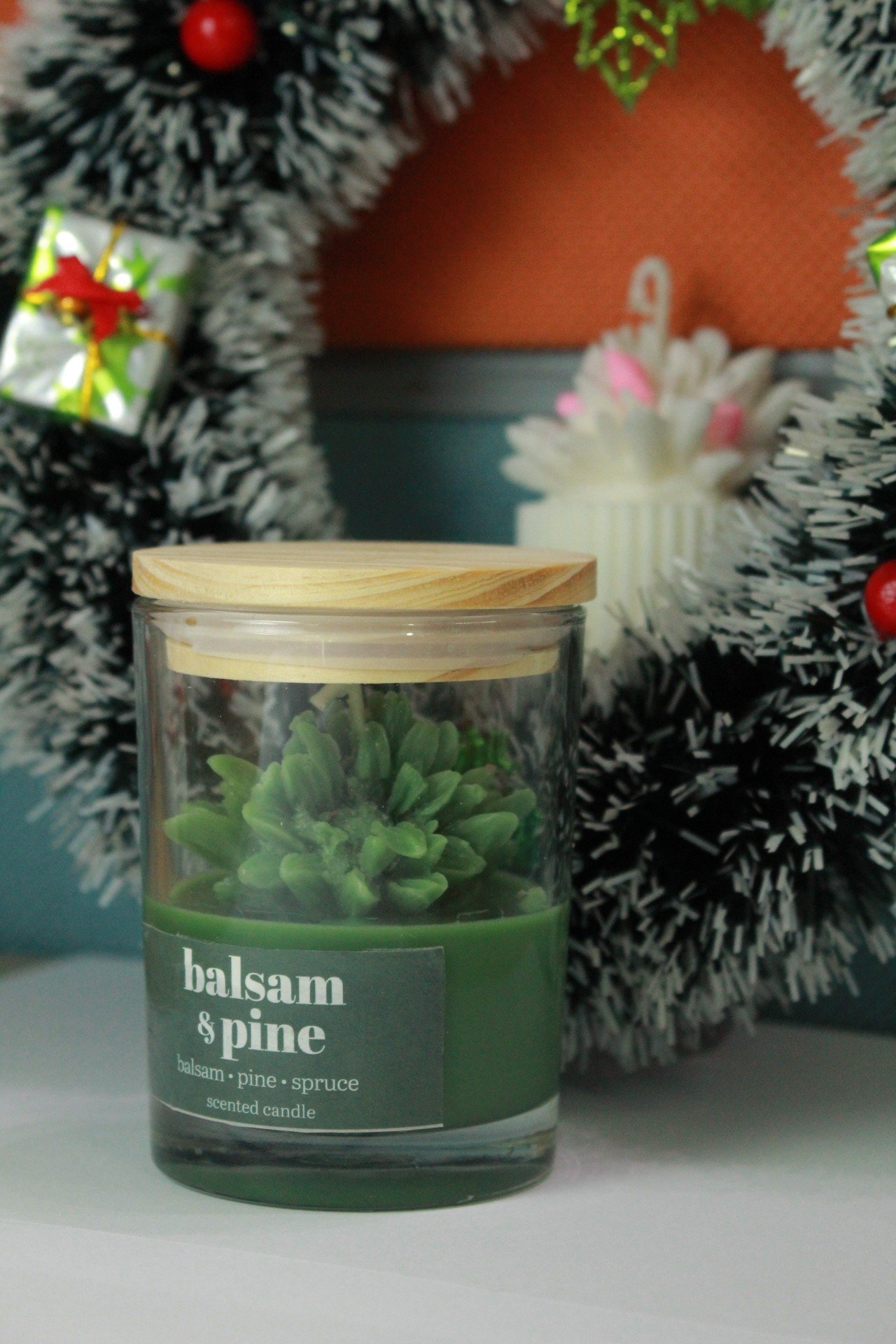 Nến Thơm Tinh Dầu Thông -BALSAM &amp; PINE, Làm Thơm Phòng, Thư Giãn, Chính Hãng Từ Thương Hiệu R2D, Thành Phần Tự Nhiên, Lành Tính