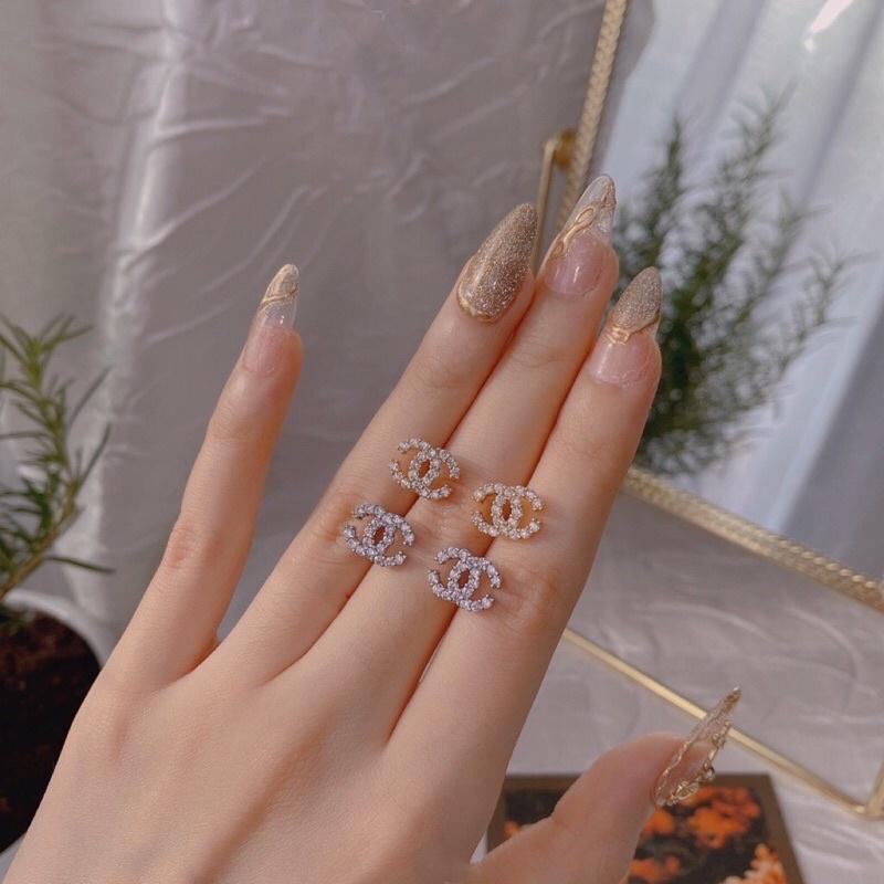 Bông tai hiệu mini gắn đá siêu sáng