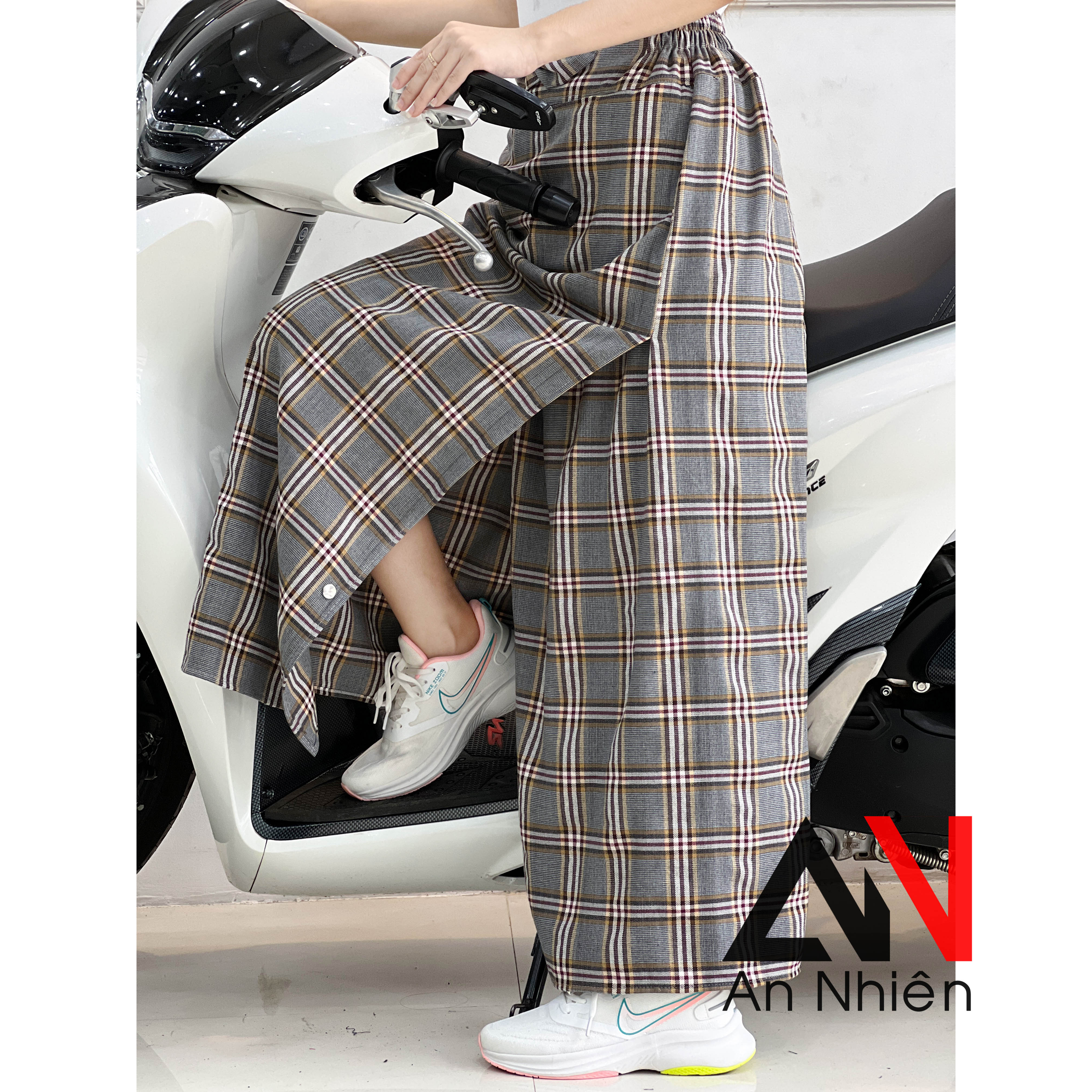 Váy chống nắng xẻ tà cố định bằng miếng dán kết hợp nút bấm chất mềm mại co giãn tốt xòe rộng dài dưới tà váy có nút bấm cố định