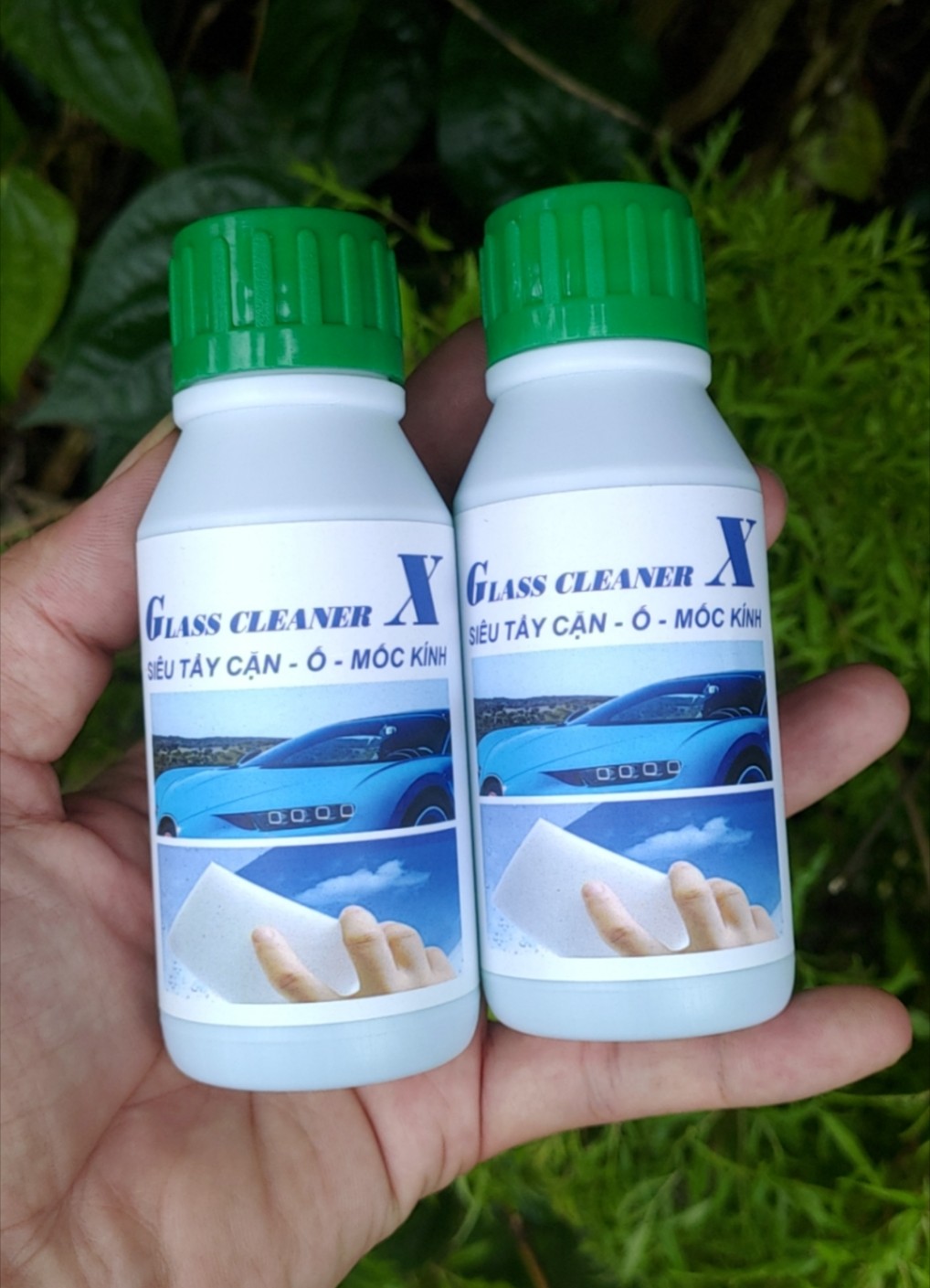 Chai tẩy ố kính ô tô trong sáng như mới, gương kính nhà, vệ sinh làm sạch các vết ố mốc giúp kính bóng loáng