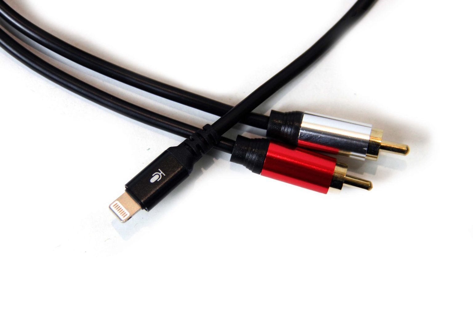 Dây cáp âm thanh Kiwi từ điện thoại lphone sang bông sen dài 1.5m - Cable Lightnig to RCA - Hàng chính hãng