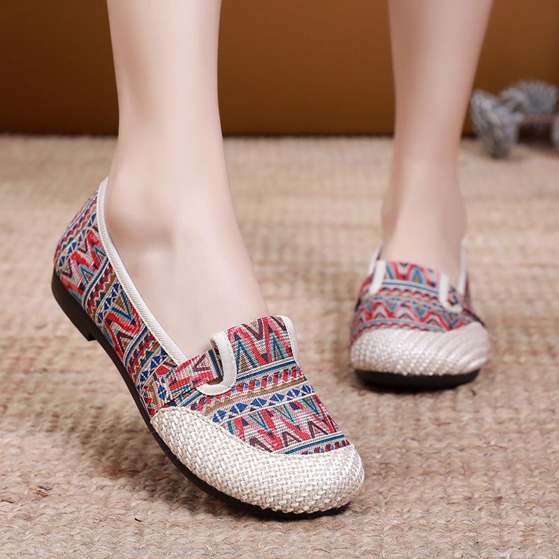 Giày lười vải nữ slip on hoạ tiết Canvas thoáng khí đế bằng mềm trống trơn trượt thời trang Phatdat V331