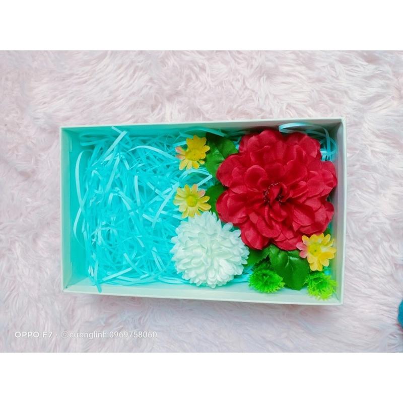 Hộp quà nắp kính trang trí sẵn, 21x16x7cm