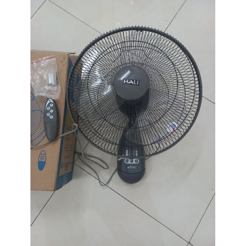 Quạt treo tường Hali TR-1 - Màu xám