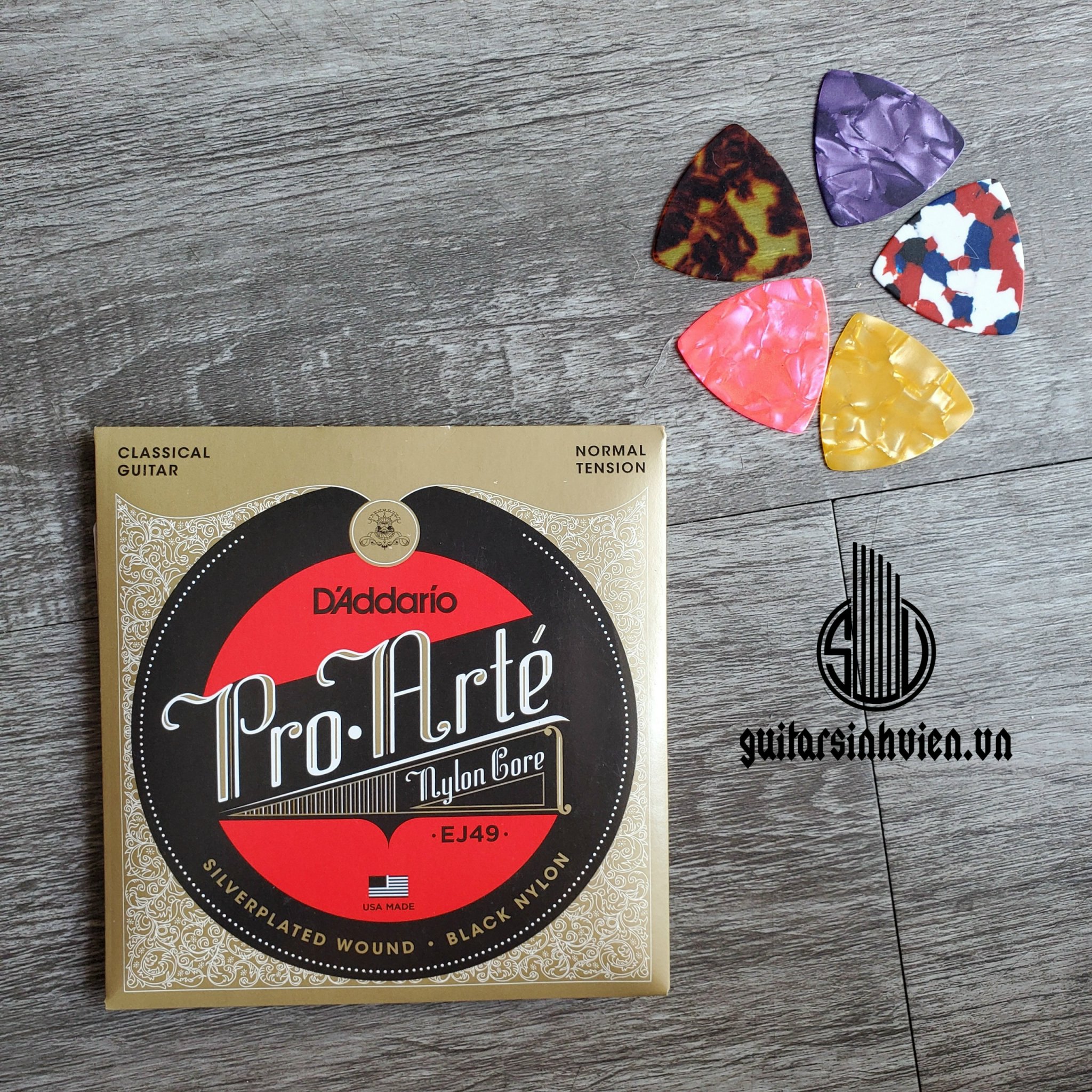 Bộ 6 dây guitar classic D'addario - Dây đàn tầm trung phổ thông - Dây nylong có treble màu đen - Tặng kèm phím gảy khi đặt hàng