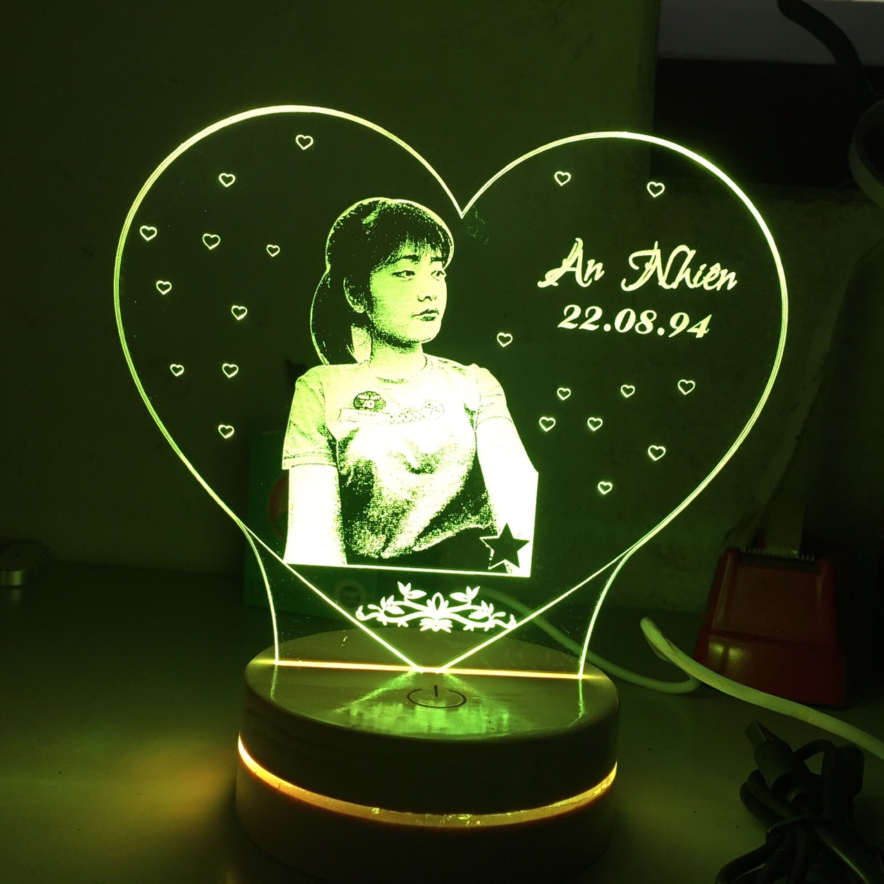 Đèn led 3D khắc ảnh chân dung - 16 màu nút cảm ứng và điều khiển