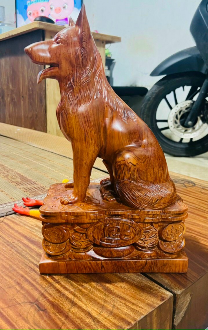 Tượng chó gỗ hương nguyên khối siêu đẹp cao 30cm