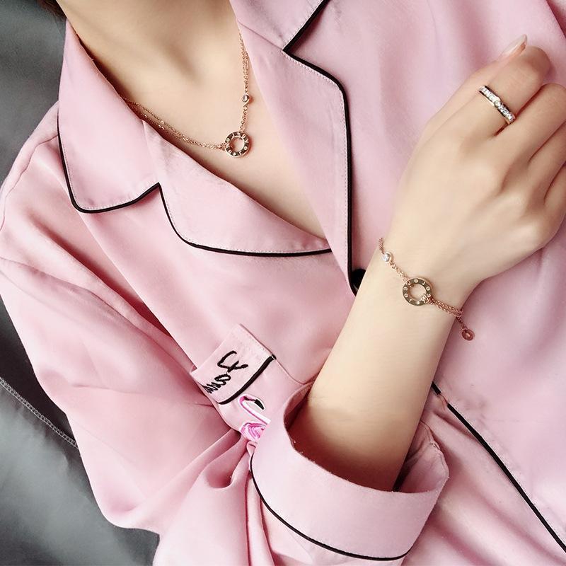 Dây chuyền nữ titan thời trang mặt hình tròn thép không gỉ trangsucpt có 3 màu sắc DCNUT07