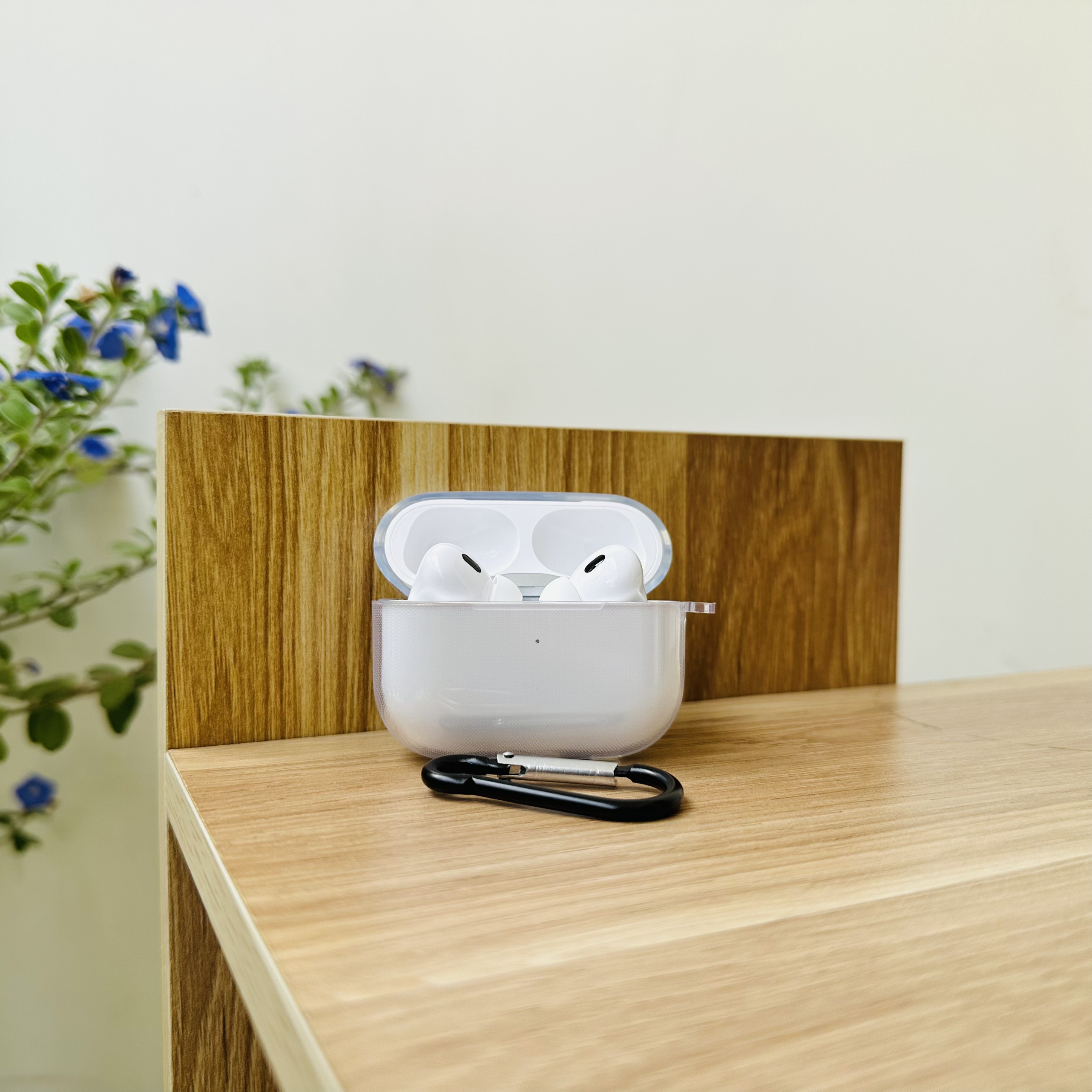 Ốp bảo vệ dành cho Airpods Pro 2 Likgus trong - Hàng chính hãng