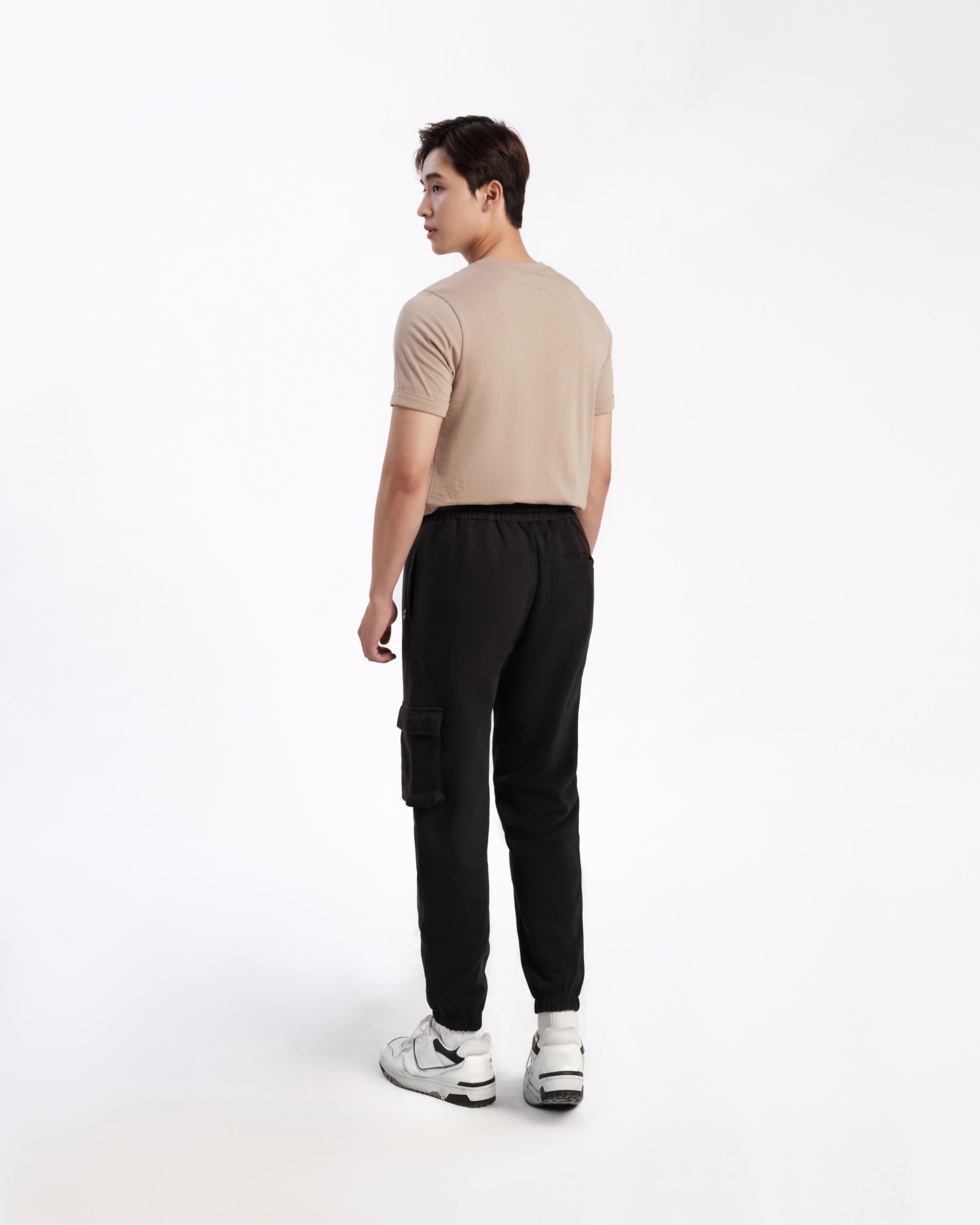 Quần Jogger màu đen MENFIT 2106033 chất Cotton cao cấp, co giãn, thoải mái