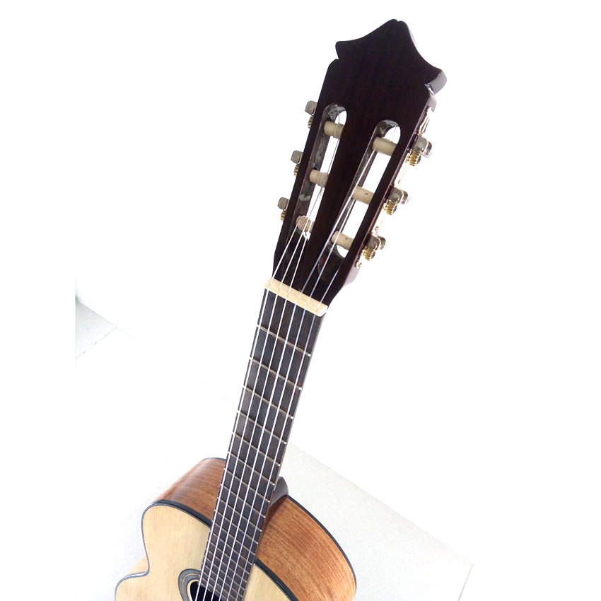 Đàn Guitar Classic DC120 dây nilon mặt gỗ thông lưng và hông gỗ hồng đào dòng trung kỹ cho âm thanh ấm áp trữ tình Duy Guitar