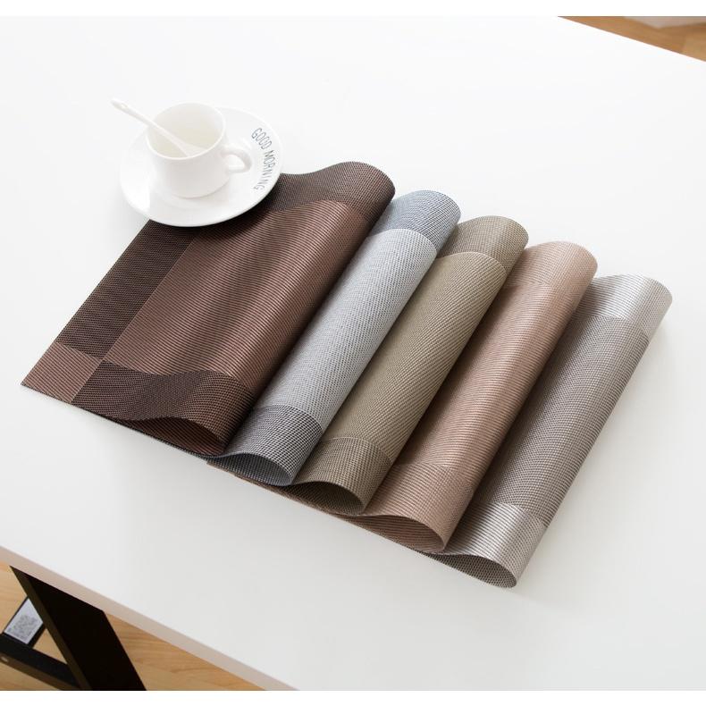 Tấm lót bàn ăn bằng nhựa PVC dày dặn Z10