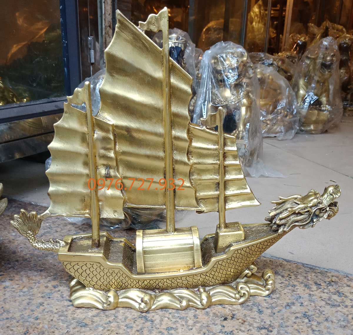 Thuyền buồm phong thủy bằng đồng dài 30cm, thuyền buồm phong thủy