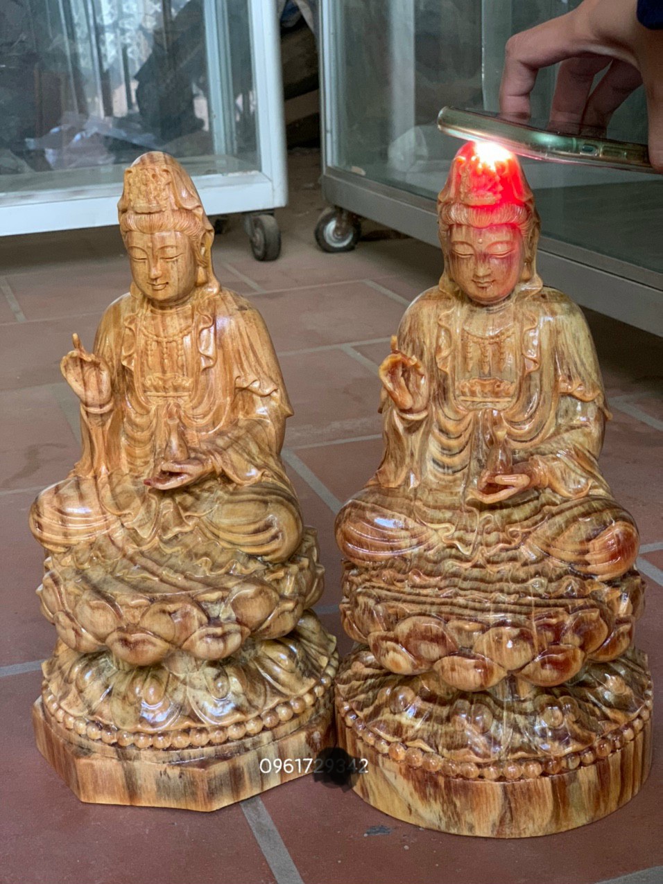 Tượng phật bà quan âm bồ tát bằng gỗ huyết long kt cao 30×17×17cm