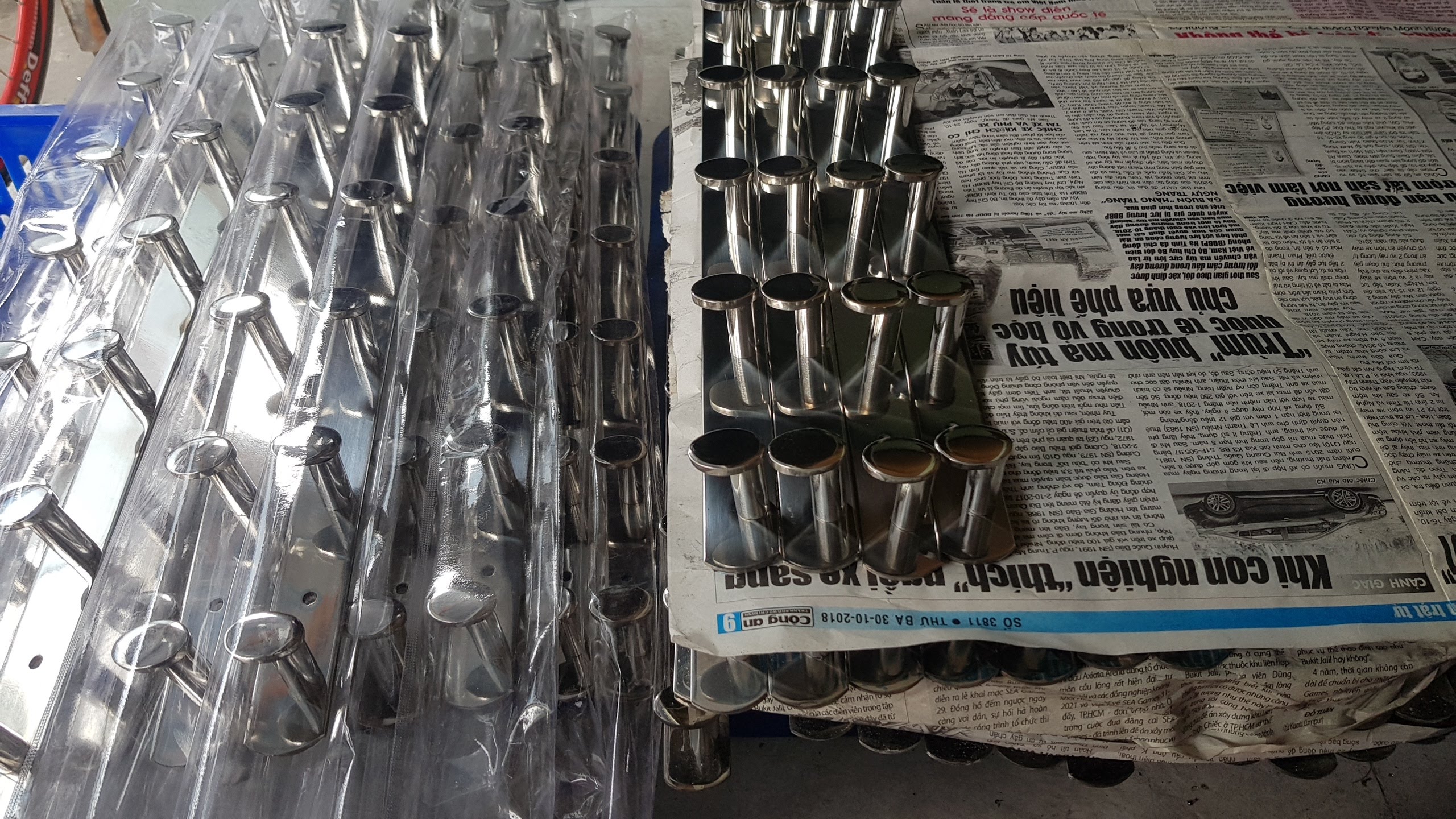 MÓC TREO QUẦN ÁO GẮN TƯỜNG SIÊU TIỆN DỤNG,CHẮC CHẮN,INOX 304 CHỐNG ĂN MÒN CAO,TRANG TRÍ NHÀ CỬA