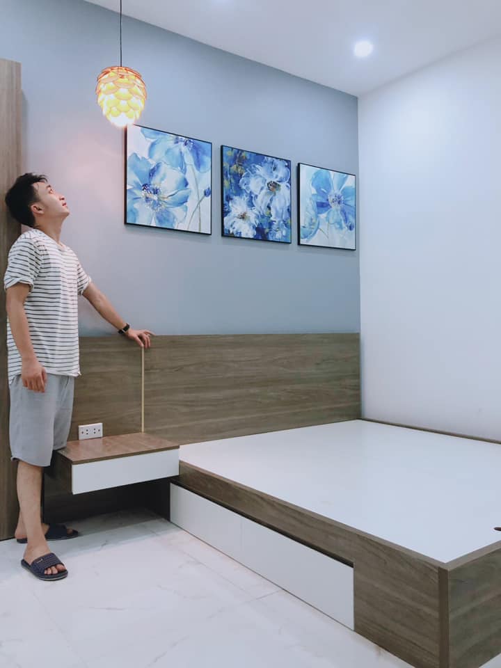 Đèn gỗ trang trí quả thông độc đáo
