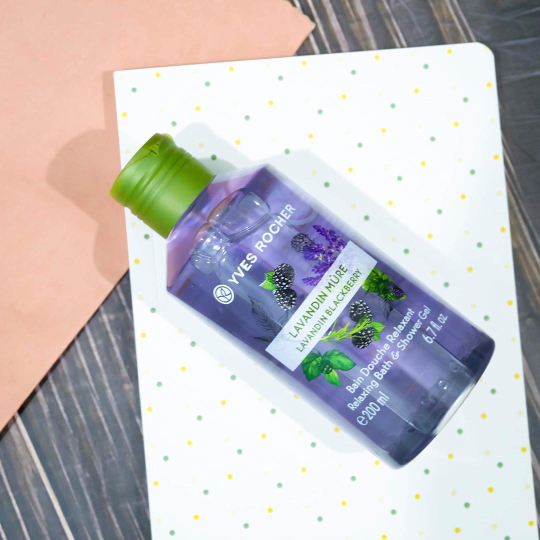 Sữa Tắm Dưỡng Da Hương Lavender Yves Rocher Lavandin Blackberry Relaxing Bath And Shower Gel (400ml)