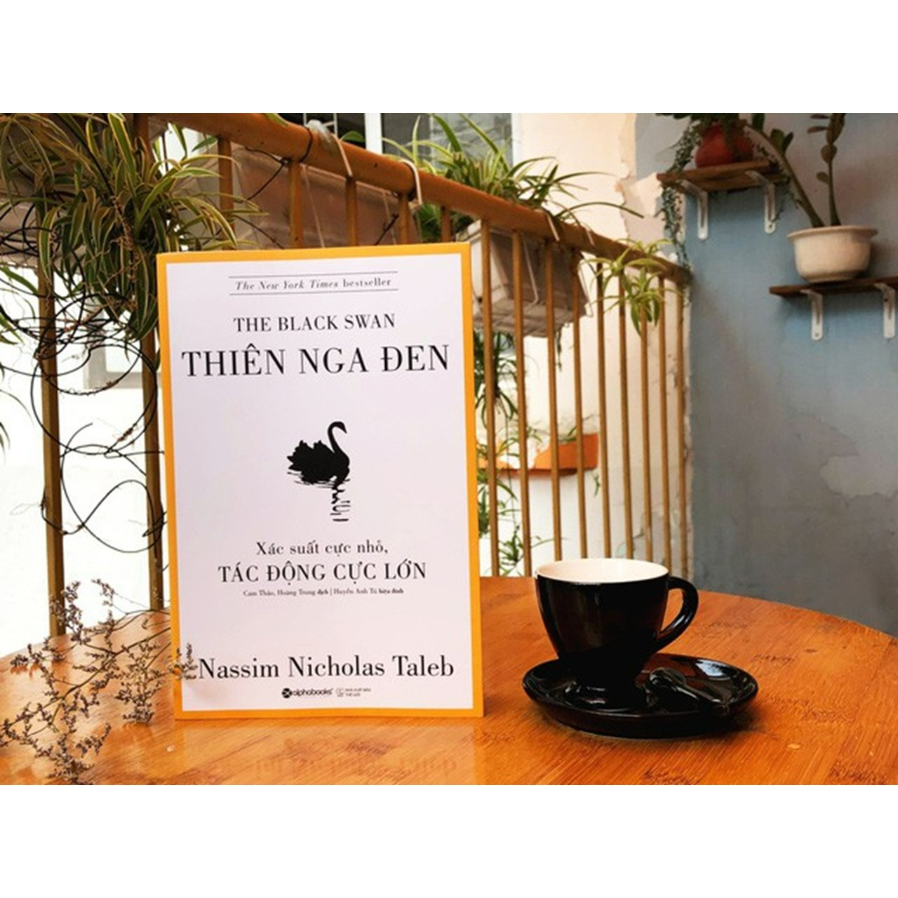 Thiên Nga Đen - The Black Swan ( Tặng Kèm Bookmark Tuyệt Đẹp )