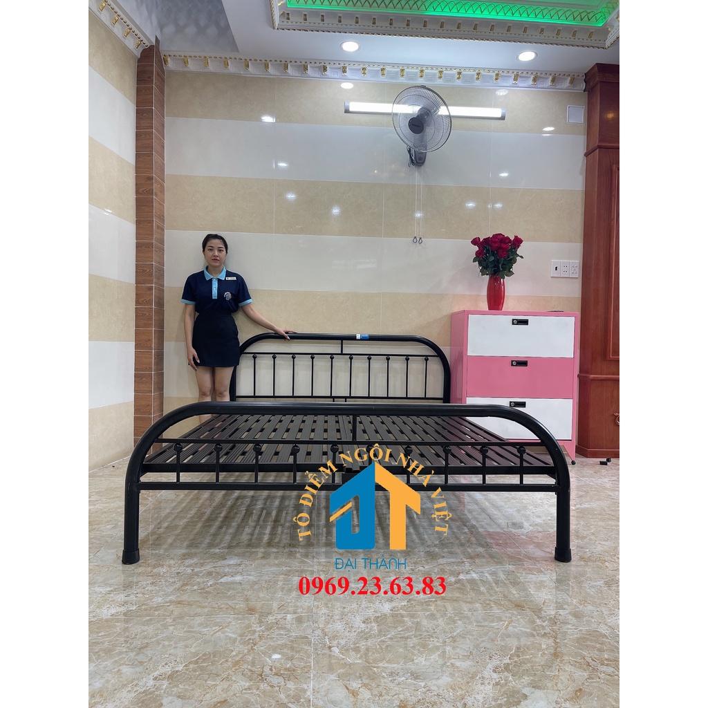 Giường sắt 1m6 trân châu