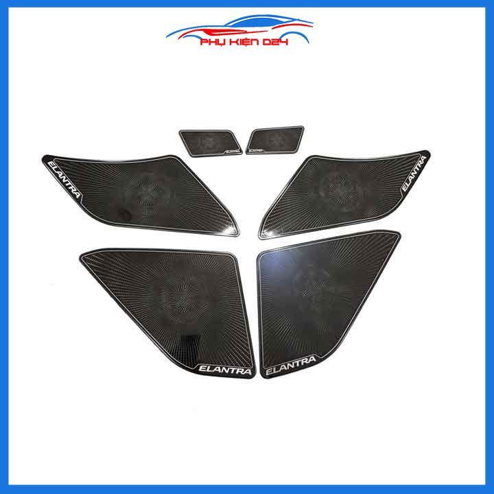 Bộ ốp màng loa vân Titan cho xe Elantra 2016-2017-2018-2019-2020-2021 chống xước trang trí nội thất ô tô