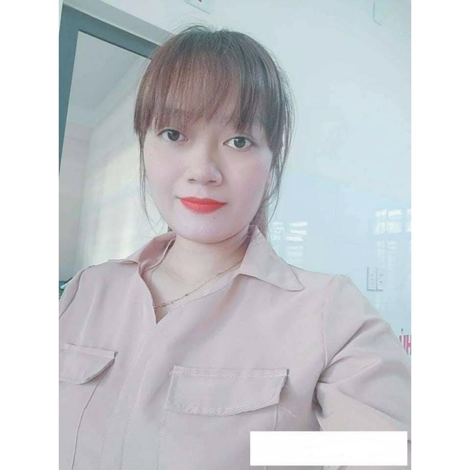 Áo sơ mi nữ thời trang công sở SURI dài tay, áo thiết kế rất tinh tế với 2 chiếc túi trước ngực.