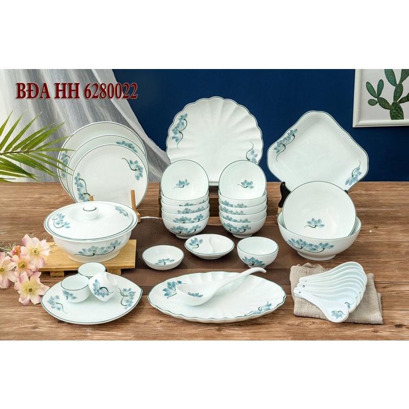 Bát đĩa men trắng ngọc, hoạ tiết hoa sen.