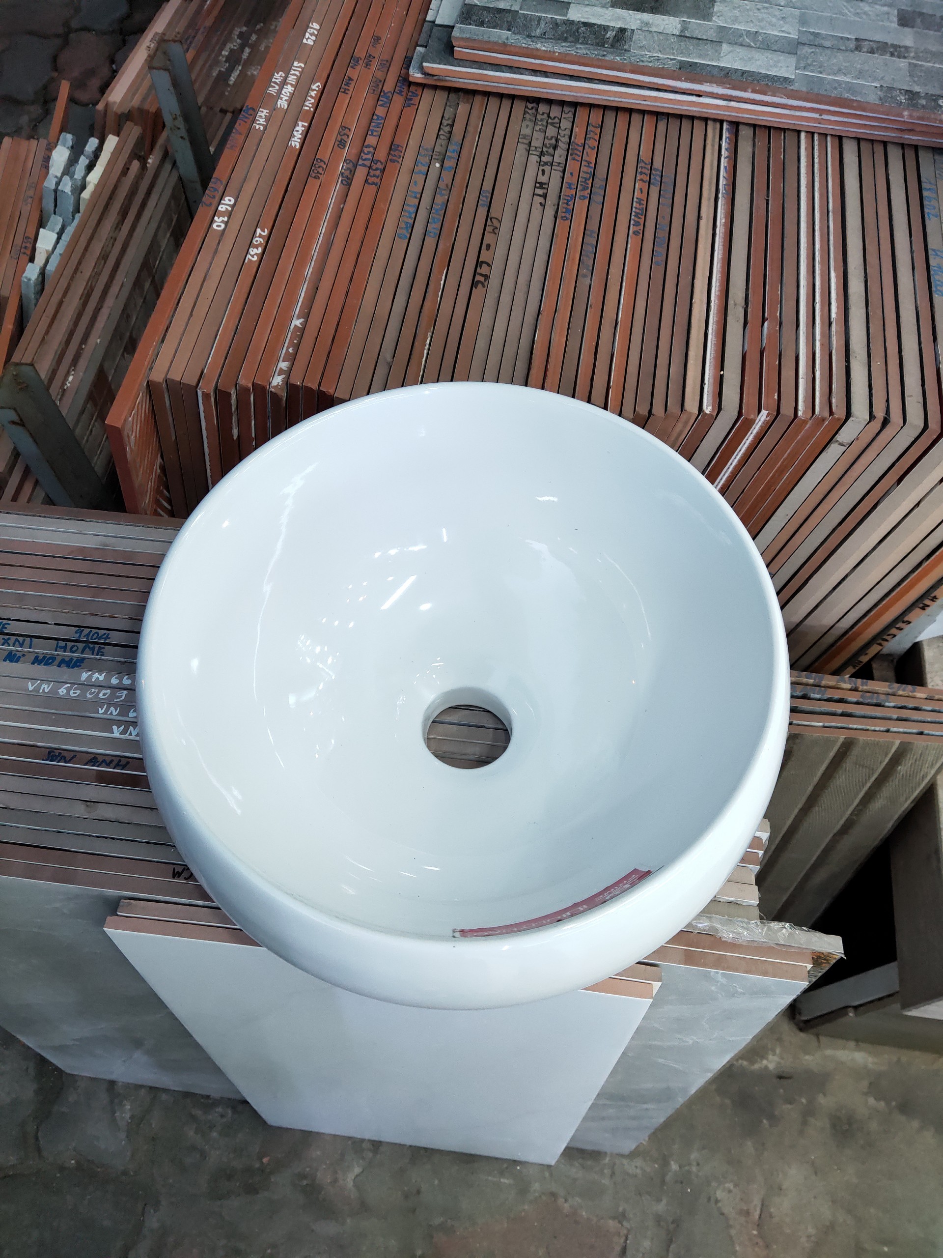 CHẬU LAVABO ĐẶT BÀN HÌNH TRÒN KÍCH THƯỚC BÉ