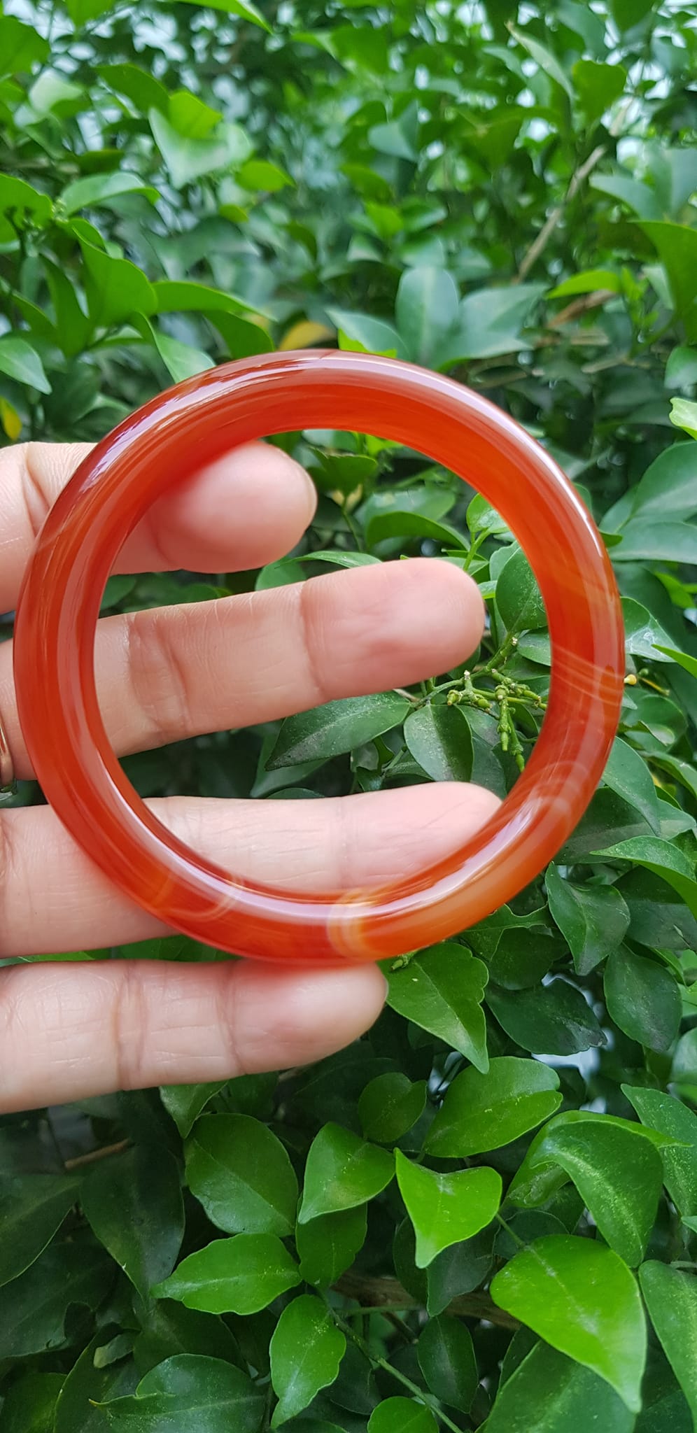Vòng tay nữ đá mã não đỏ vân đẹp mới Vòng Ni 54mm x cọng 8,5mm Nữ mệnh hỏa mệnh thổ 52kg - 60kg đeo ạ