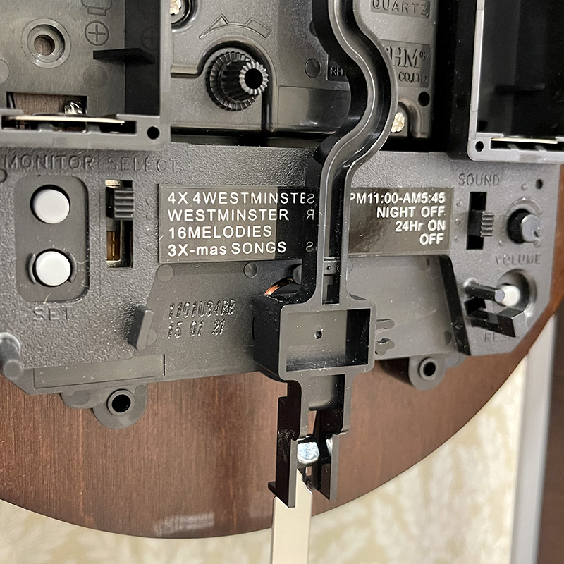 Đồng hồ Rhythm CMJ590NR06, 28.0×78.0x12.2cm. Vỏ gỗ. Dùng Pin.