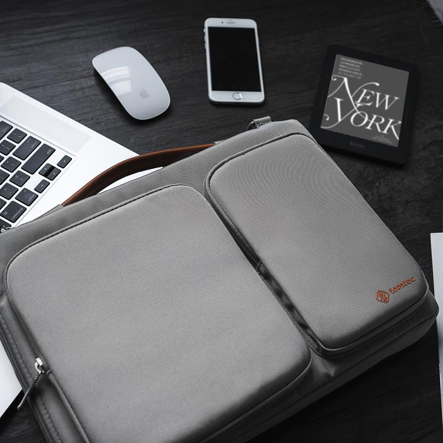 Túi đeo chống sốc dành cho MacBook 15&quot; TOMTOC (USA) 360° Shoulder Bags - A42-E02 - Hàng chính hãng