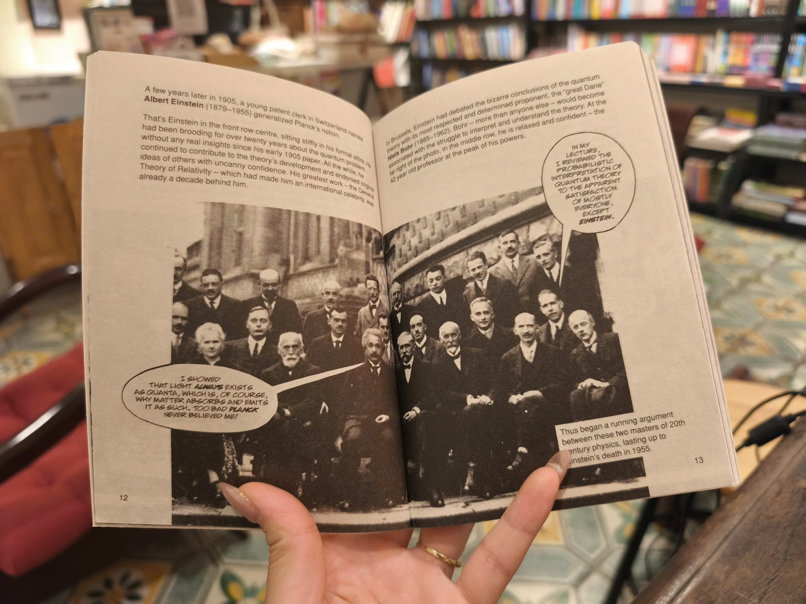 Sách - Introducing Quantum Theory: A Graphic Guide (Graphic Guides) by J.P. McEvoy