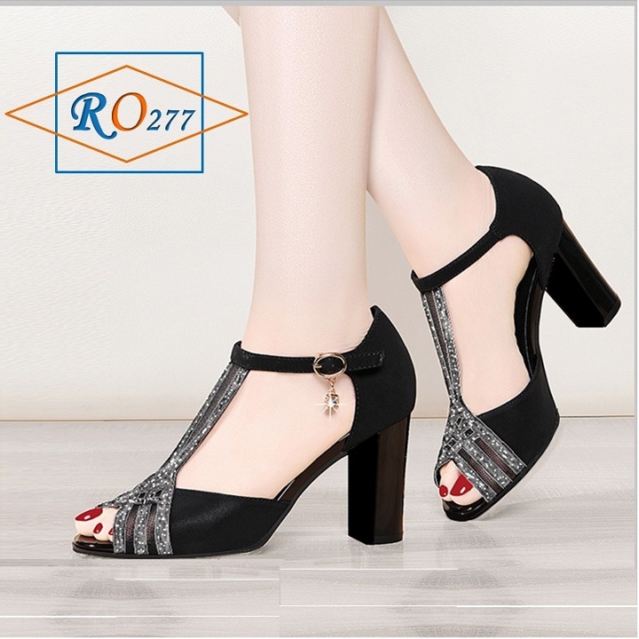 Giày sandal nữ cao gót 7 phân hai màu đen tím hàng hiệu rosata ro277